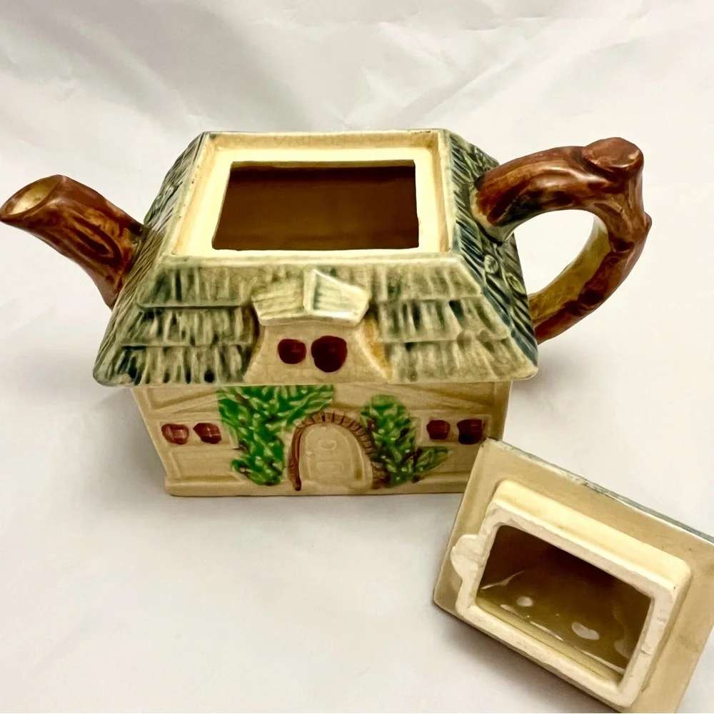 Small English Cottage Inspired Glazed Ceramic Lidded Teapot, Vintage GUC
